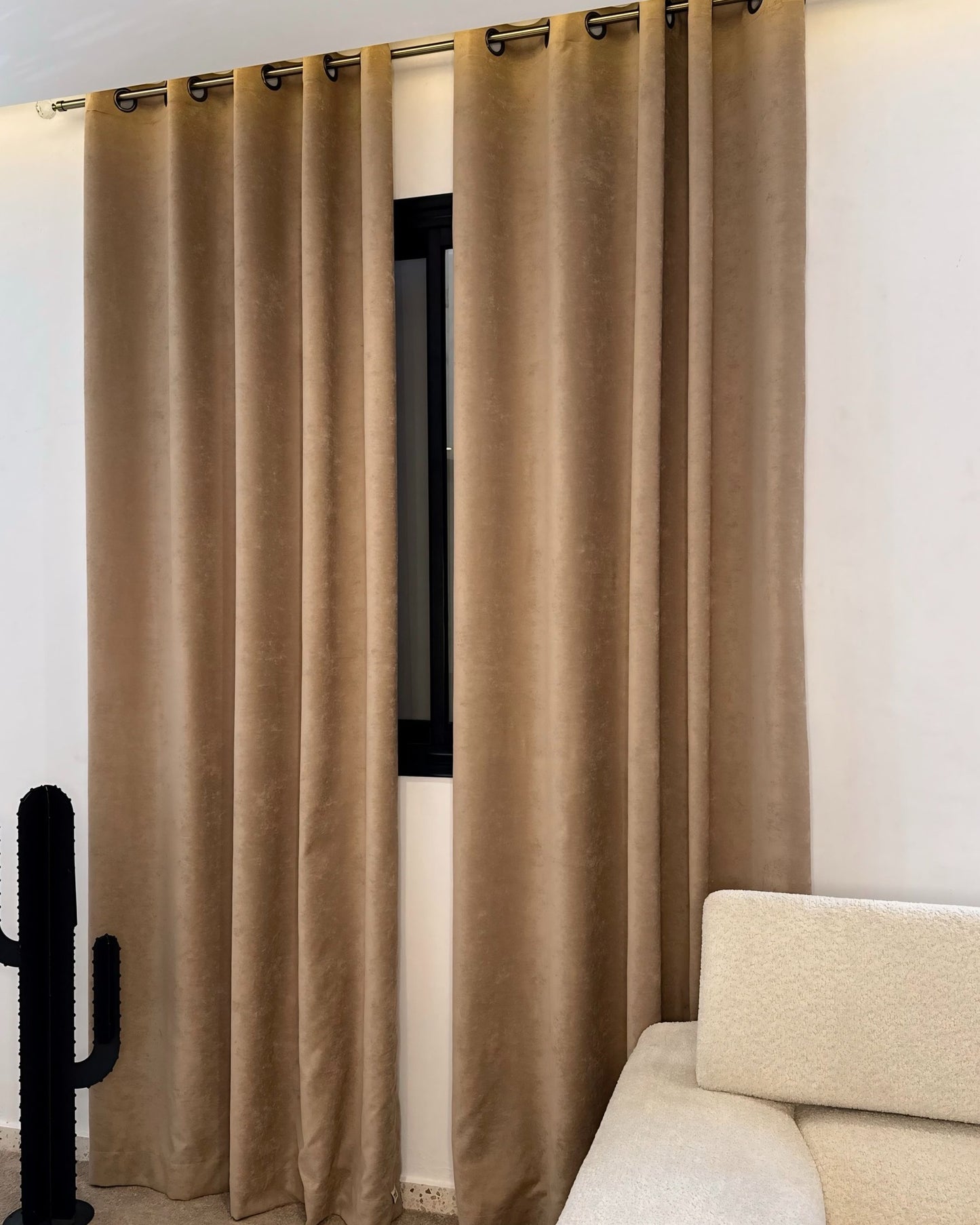 Rideaux Velours Caramel - Prêt à poser avec anneaux en acier Bronze