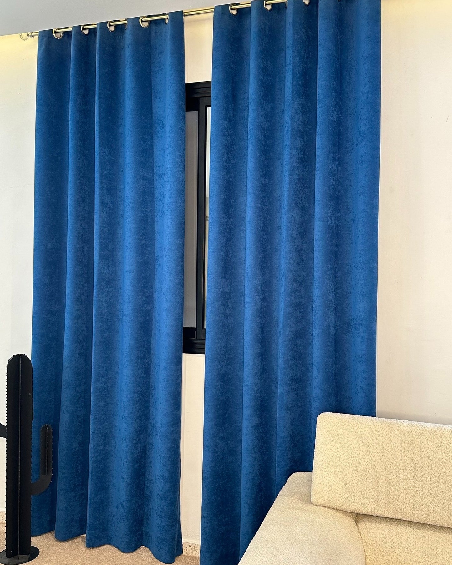 Rideaux en velours bleu royal – Prêt à poser avec anneaux en acier argenté