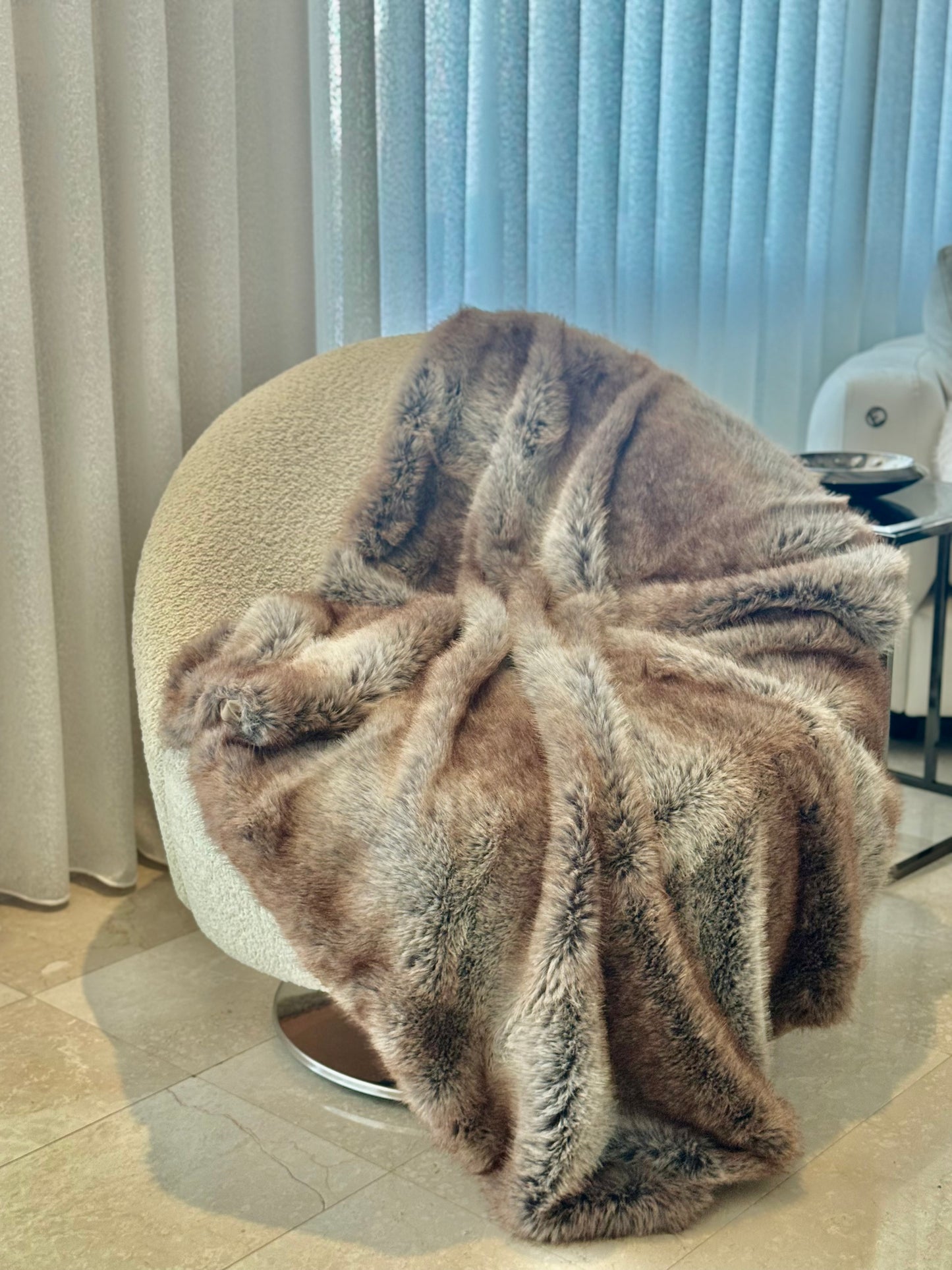 Plaid Fausse Fourrure Luxe Taupe - Couverture Douce Extra Moelleuse