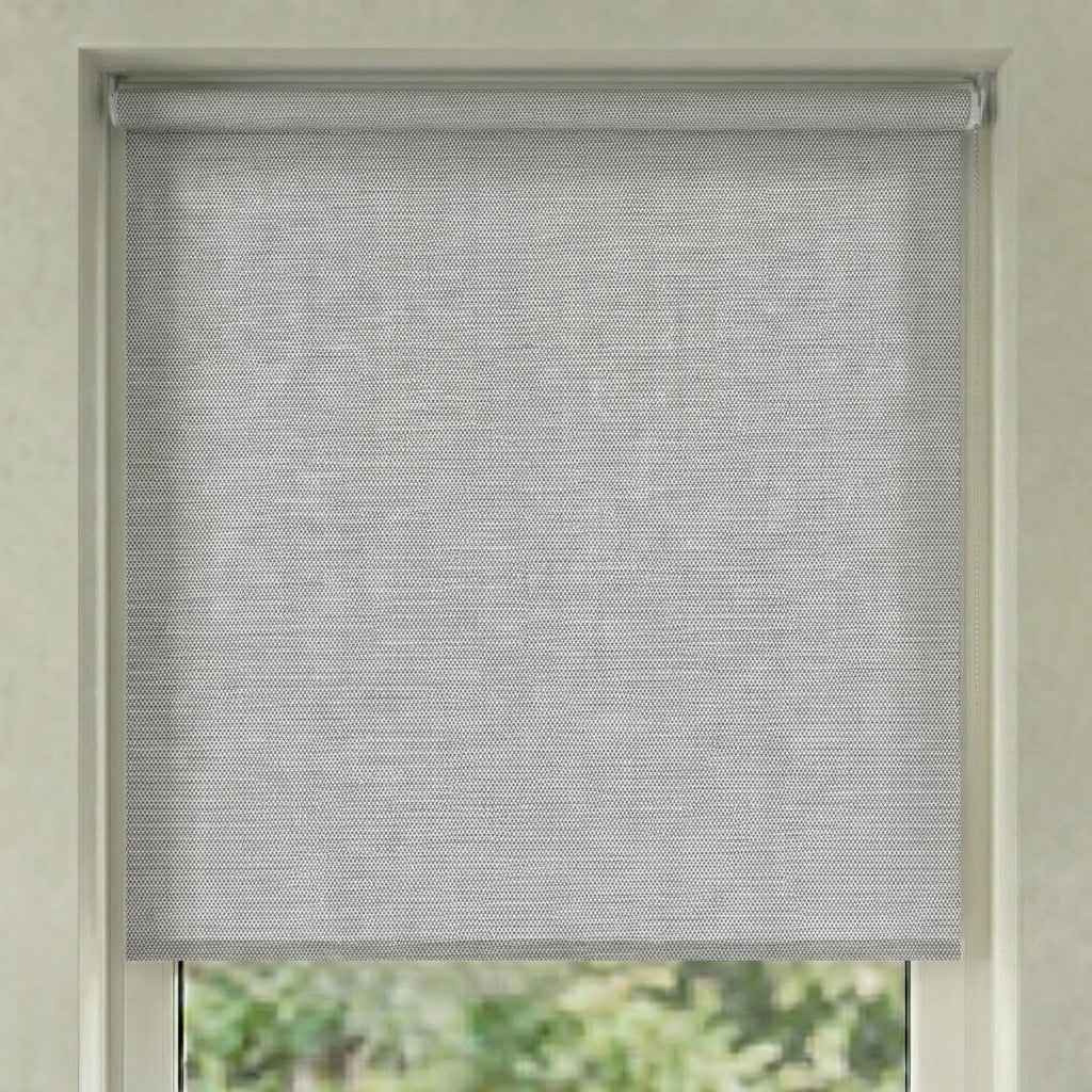 Store Screen Enrouleur Gris Argenté LK-133 Sur Mesure