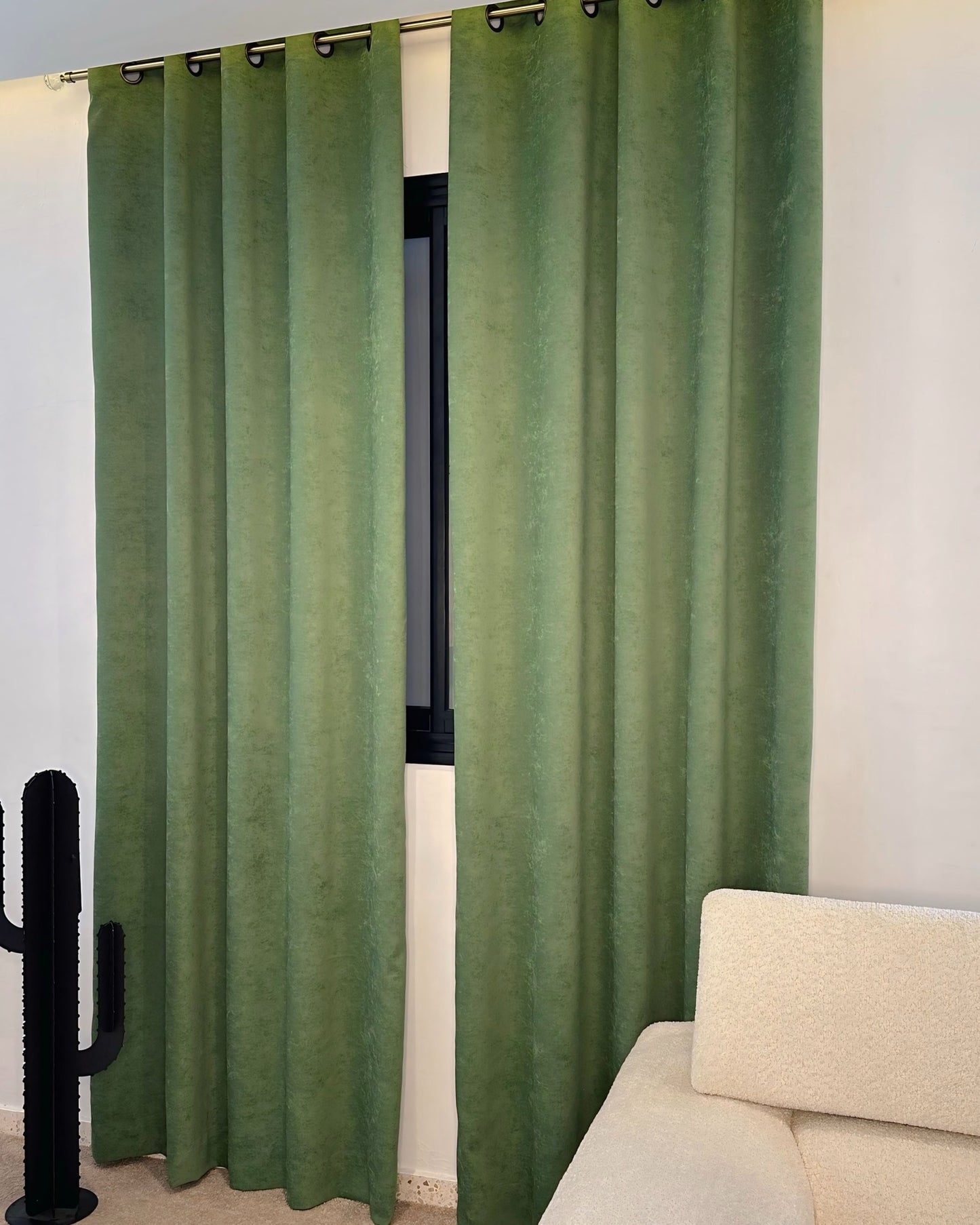 Rideaux en Velours Vert Olive - Prêt à poser avec des anneaux en acier bronze