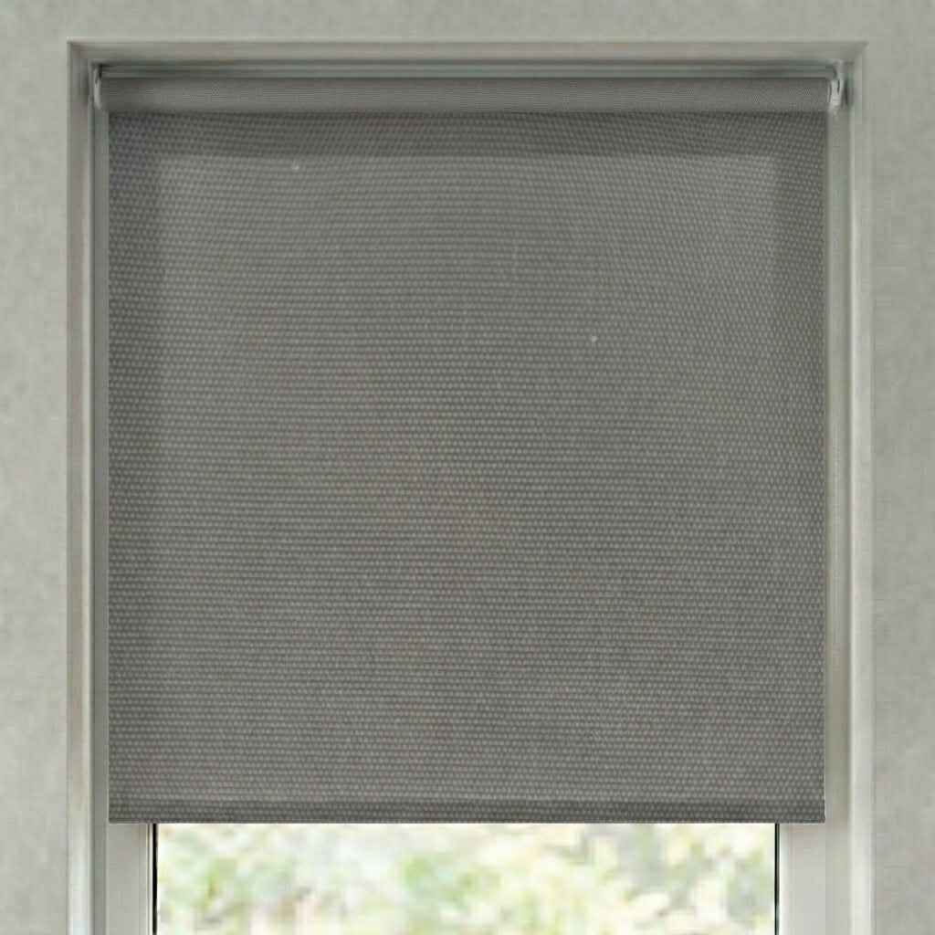 Store Screen Enrouleur Gris Fumé Profond S2-229 Sur Mesure