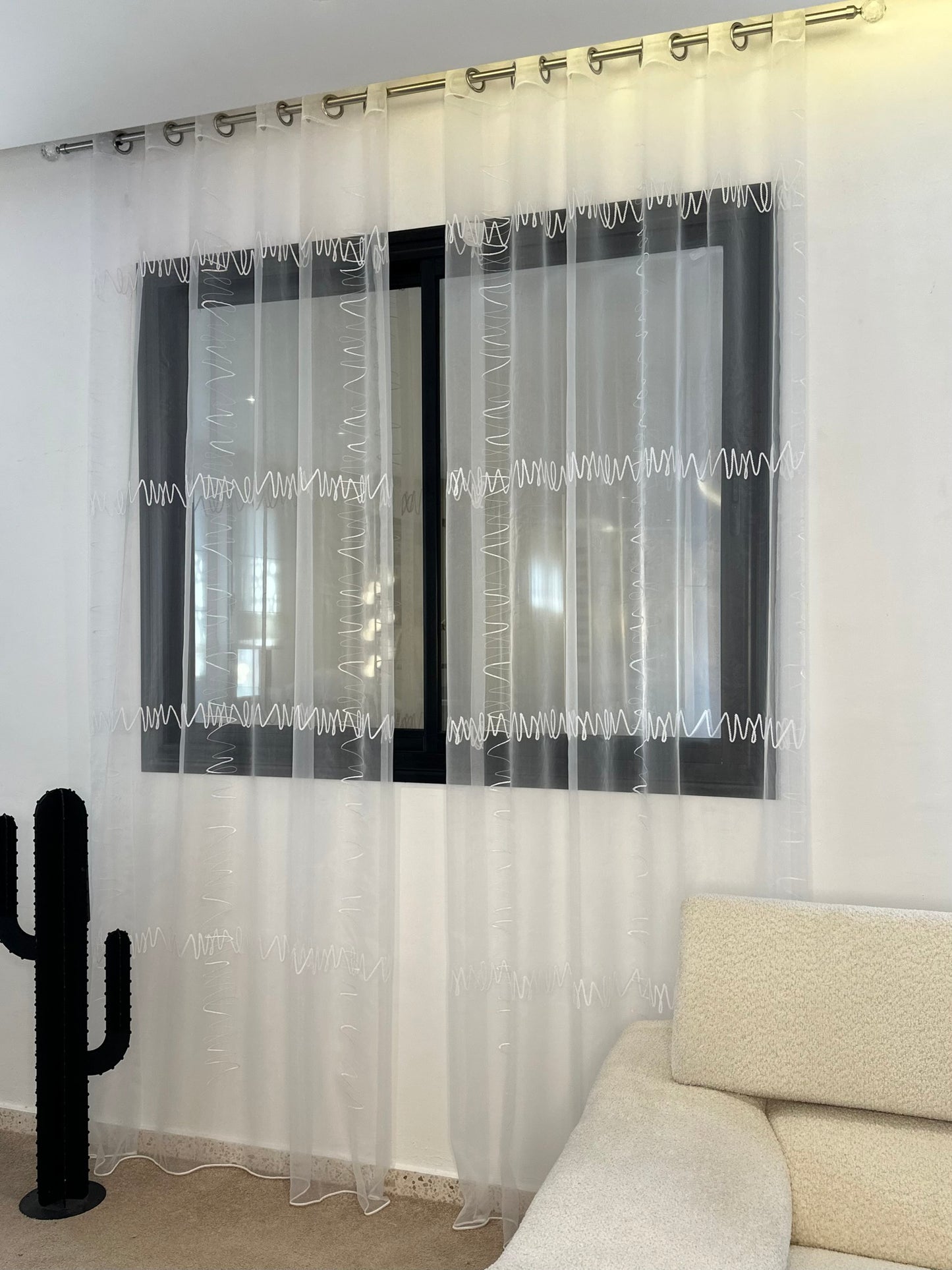 Voilage Organza Motif Ondulations - Prêt à poser avec anneaux en acier argenté