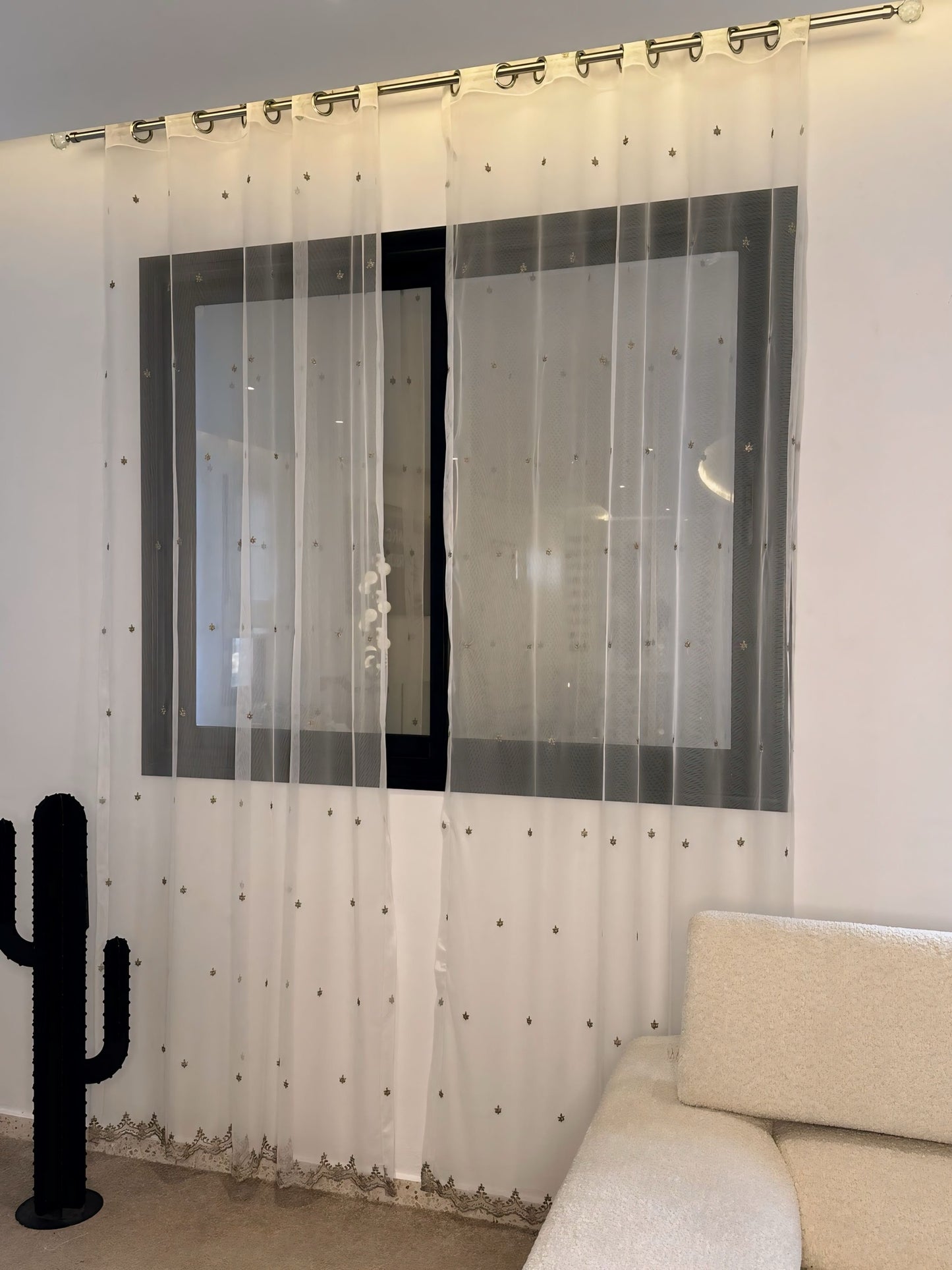 Voilage Organza Transparent Blanc - Prêt à poser avec anneaux en acier argenté
