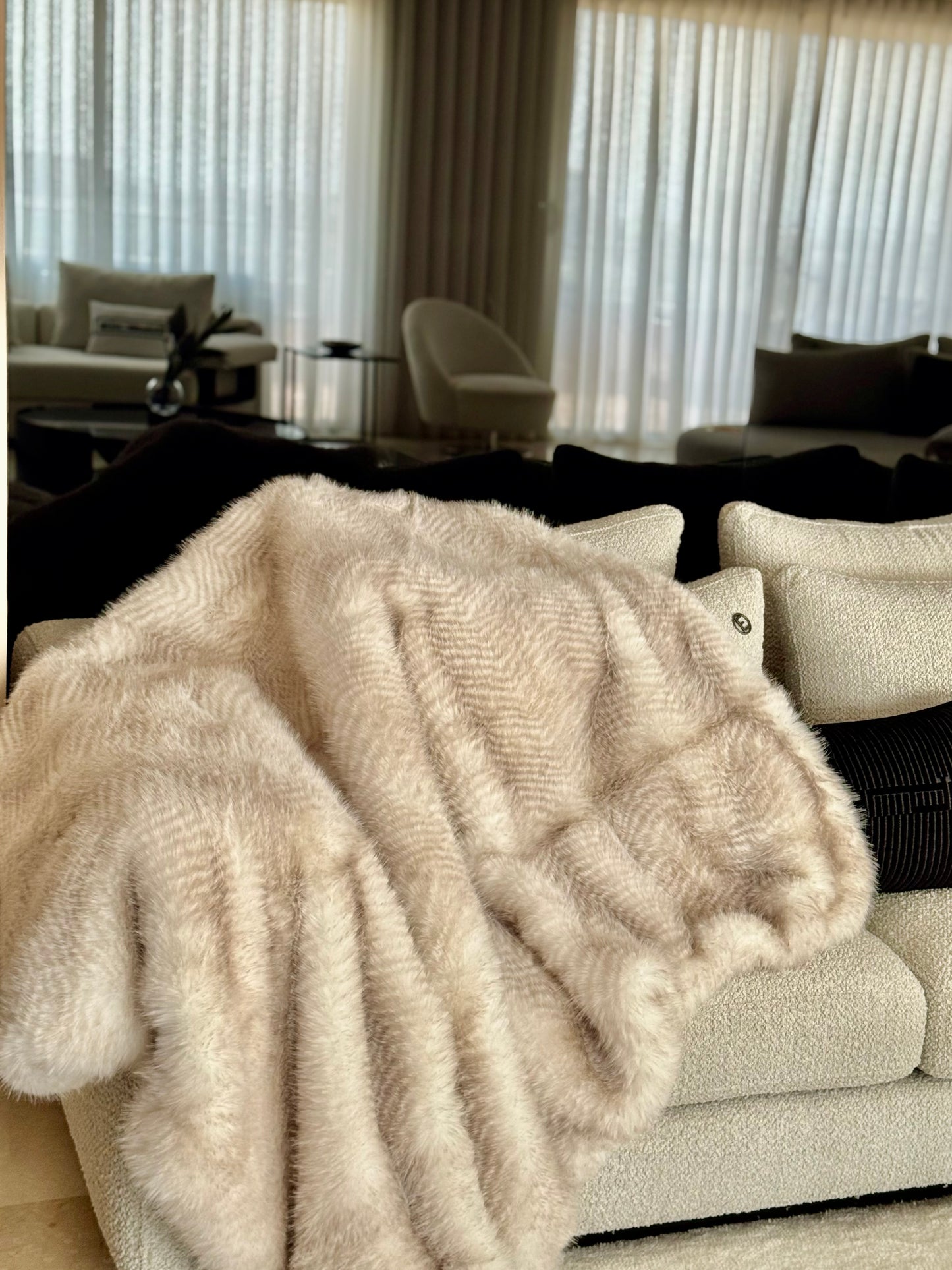 Luxehome Plaid Fourrure Ultra Doux, Beige Rayé - Couverture Fausse Fourrure Haute Qualité, Motif Ondulé, Canapé Salon, Super Moelleuse et Luxueuse
