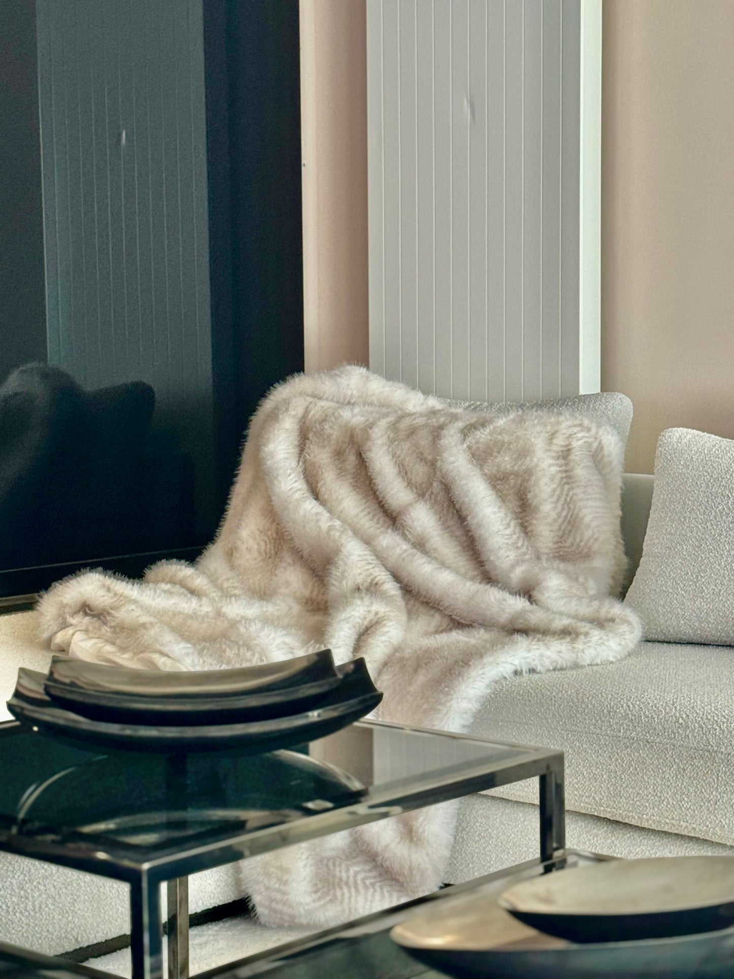 Luxehome Plaid Fourrure Ultra Doux, Beige Rayé - Couverture Fausse Fourrure Haute Qualité, Motif Ondulé, Canapé Salon, Super Moelleuse et Luxueuse