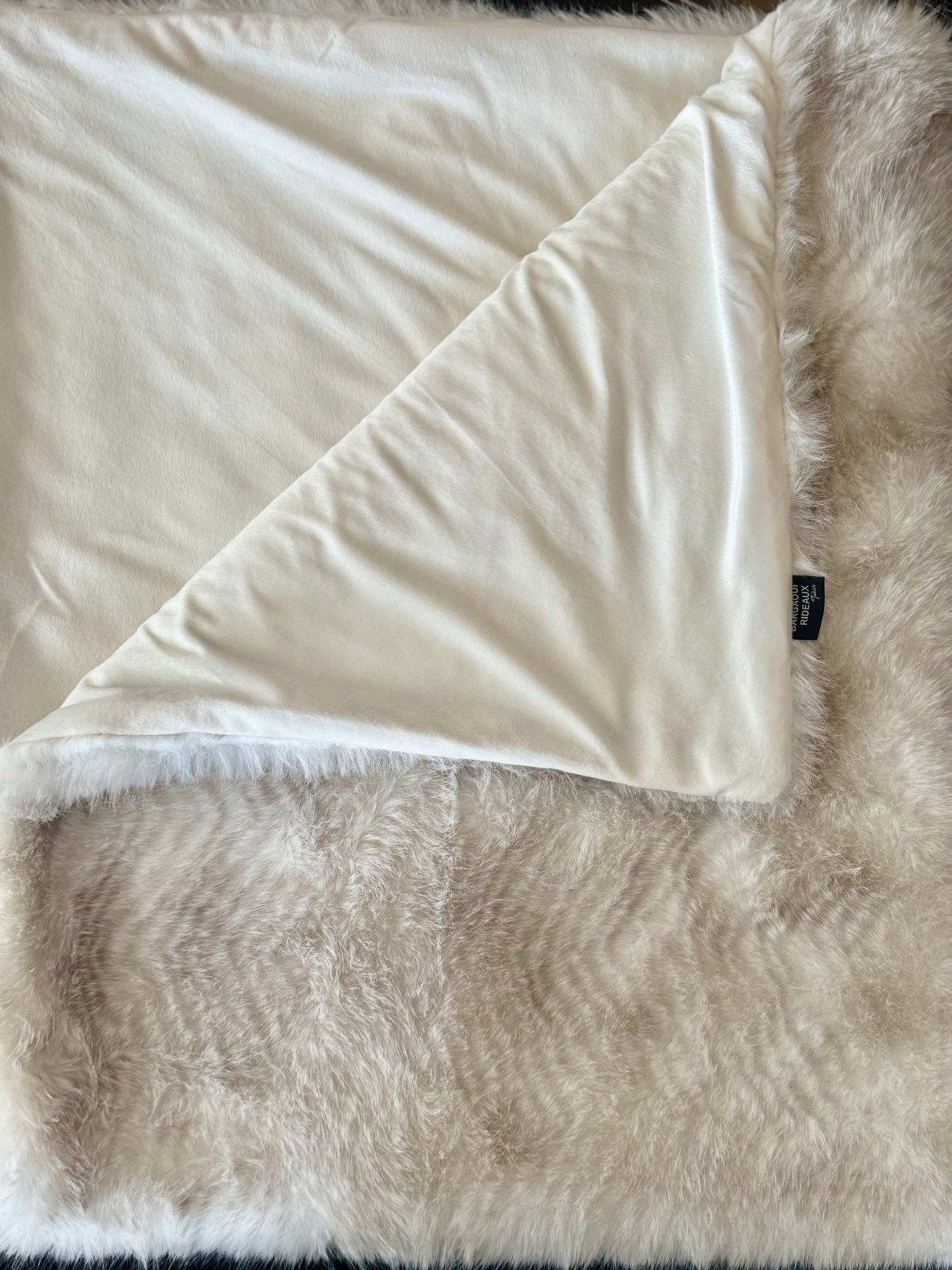 Luxehome Plaid Fourrure Ultra Doux, Beige Rayé - Couverture Fausse Fourrure Haute Qualité, Motif Ondulé, Canapé Salon, Super Moelleuse et Luxueuse