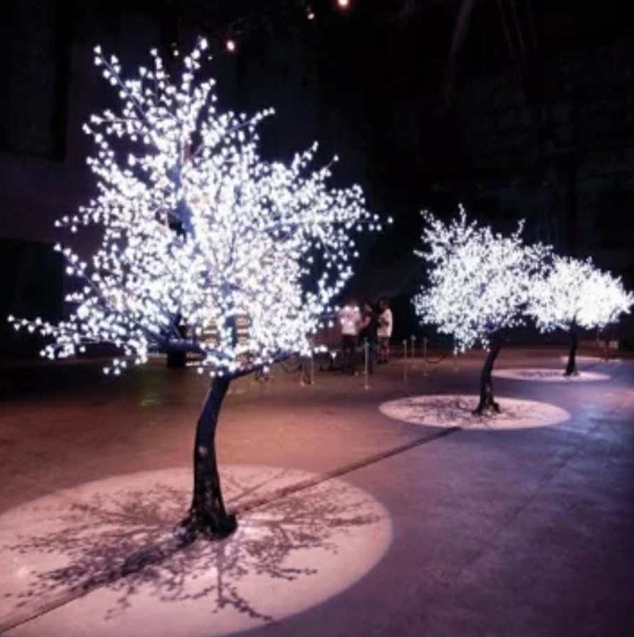 Arbre Lumineux LED Fleur de Cerisier - Lampadaire Décoratif Étanche Intérieur/Extérieur