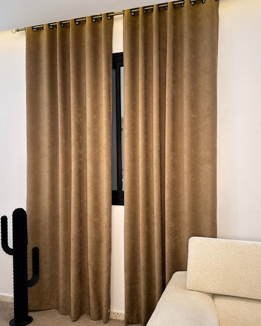 Rideaux Velours Beige Doré – Prêt à poser avec anneaux en acier  Noirs Élégants