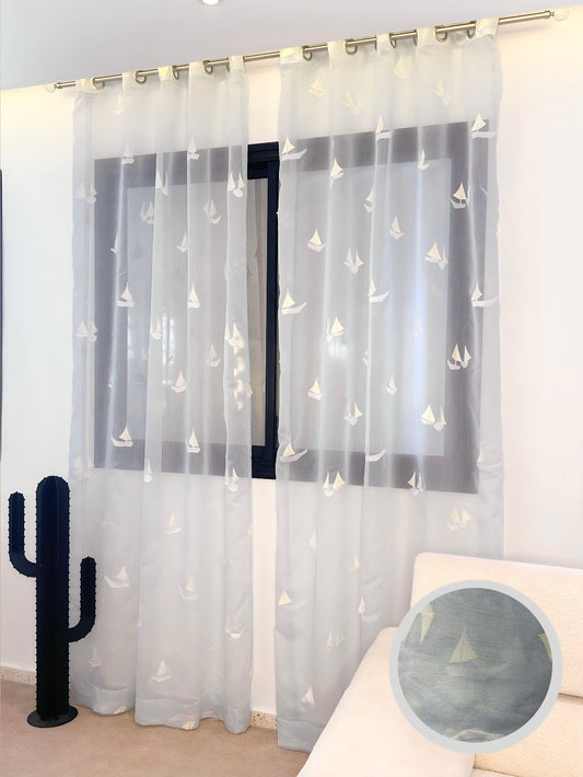 Voilage Transparent Motifs Voiliers Blancs - Prêt à poser avec Anneaux Acier argenté