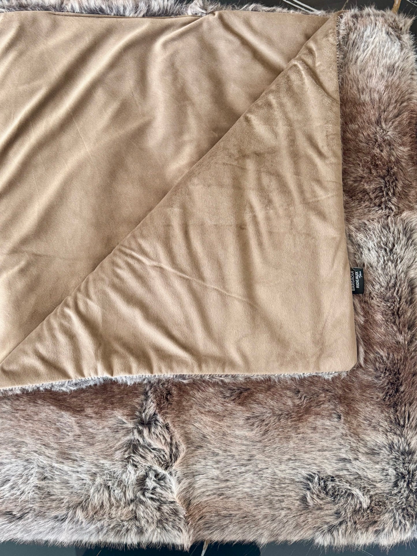 Plaid Fausse Fourrure Luxe Taupe - Couverture Douce Extra Moelleuse