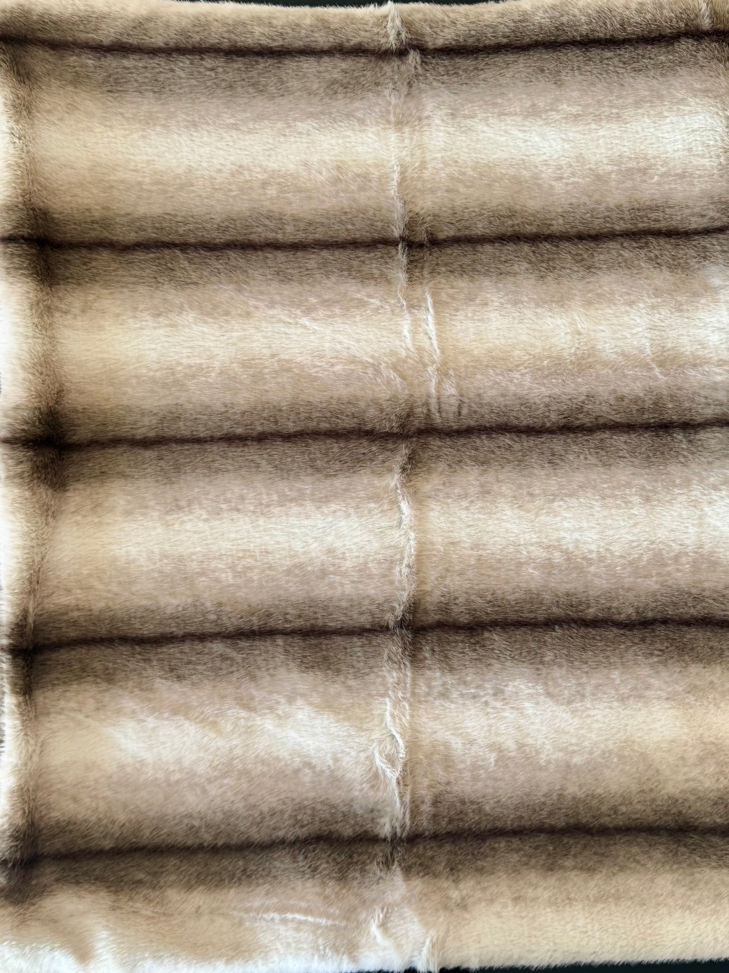 Plaid Luxueux en Fausse Fourrure Crème - Couverture Ultra Douce