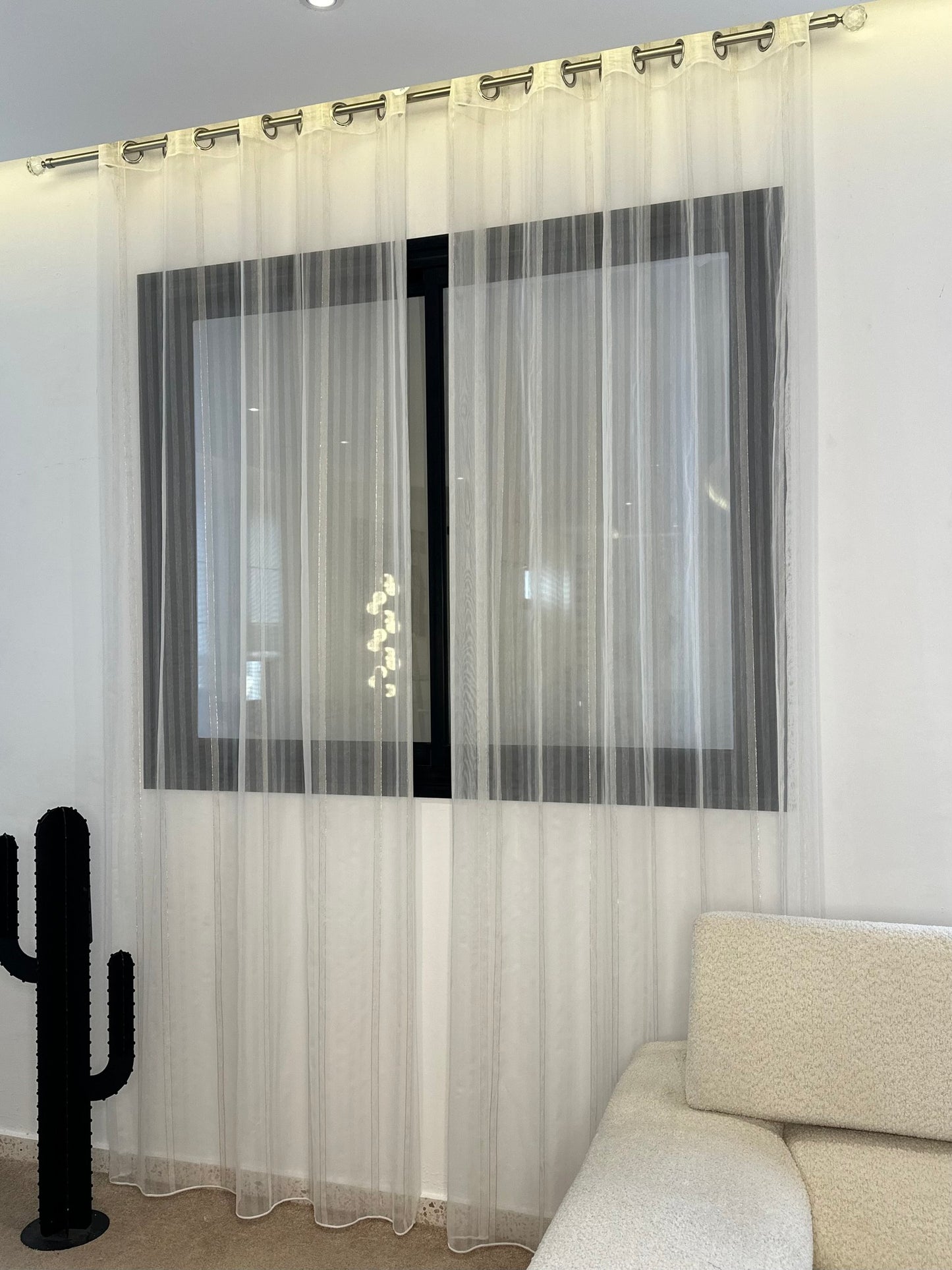 Voilage Transparent Blanc en Organza - Prêt à poser avec anneaux en acier argenté