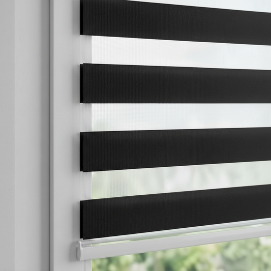 Store zebra uni coloris noir réf. Z-184, store jour nuit sur mesure Bargaoui Rideaux