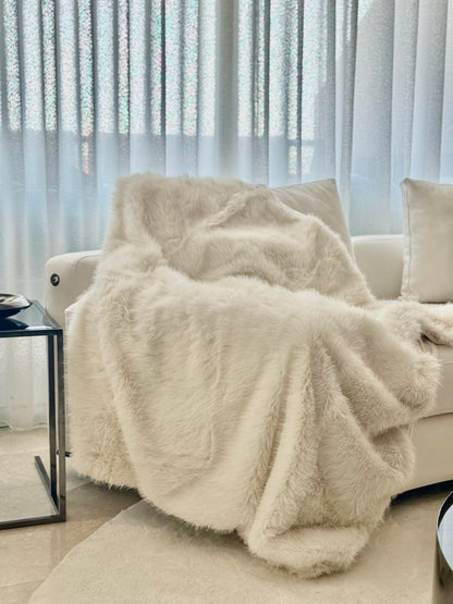 Plaid Luxueux en Fausse Fourrure Crème - Couverture Douce et Moelleuse pour Salon et Chambre