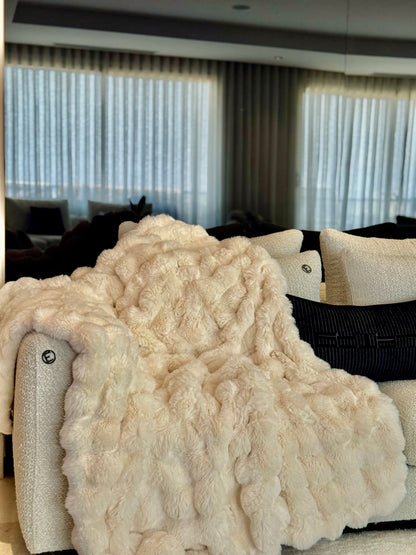 plaid fausse fourrure blanc crème ivoire haute qualité ultra doux couverture confortable salon jeté décoration moderne tendance linge de maison polaire