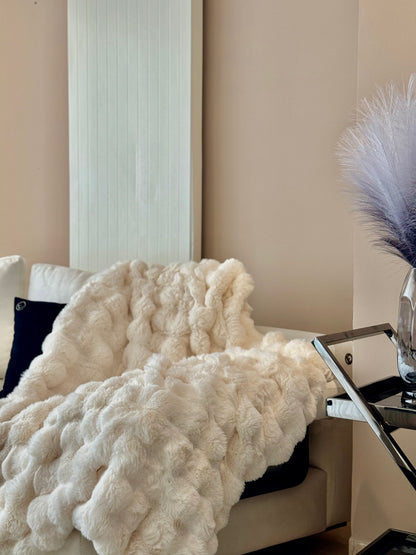 plaid fausse fourrure blanc crème ivoire haute qualité ultra doux couverture confortable salon jeté décoration moderne tendance linge de maison polaire