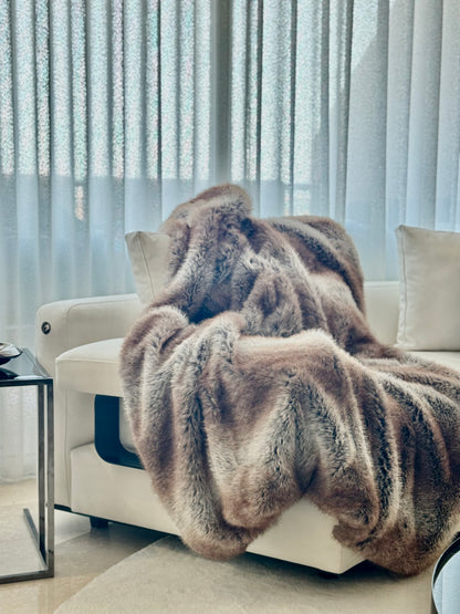 plaid fausse fourrure taupe rayure gris haute qualité ultra doux couverture confortable salon jeté décoration moderne tendance linge de maison 