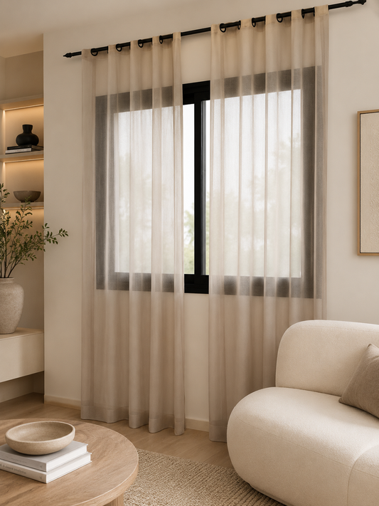 Rideau en lin miel décoration chaleureuse dans intérieur élégant